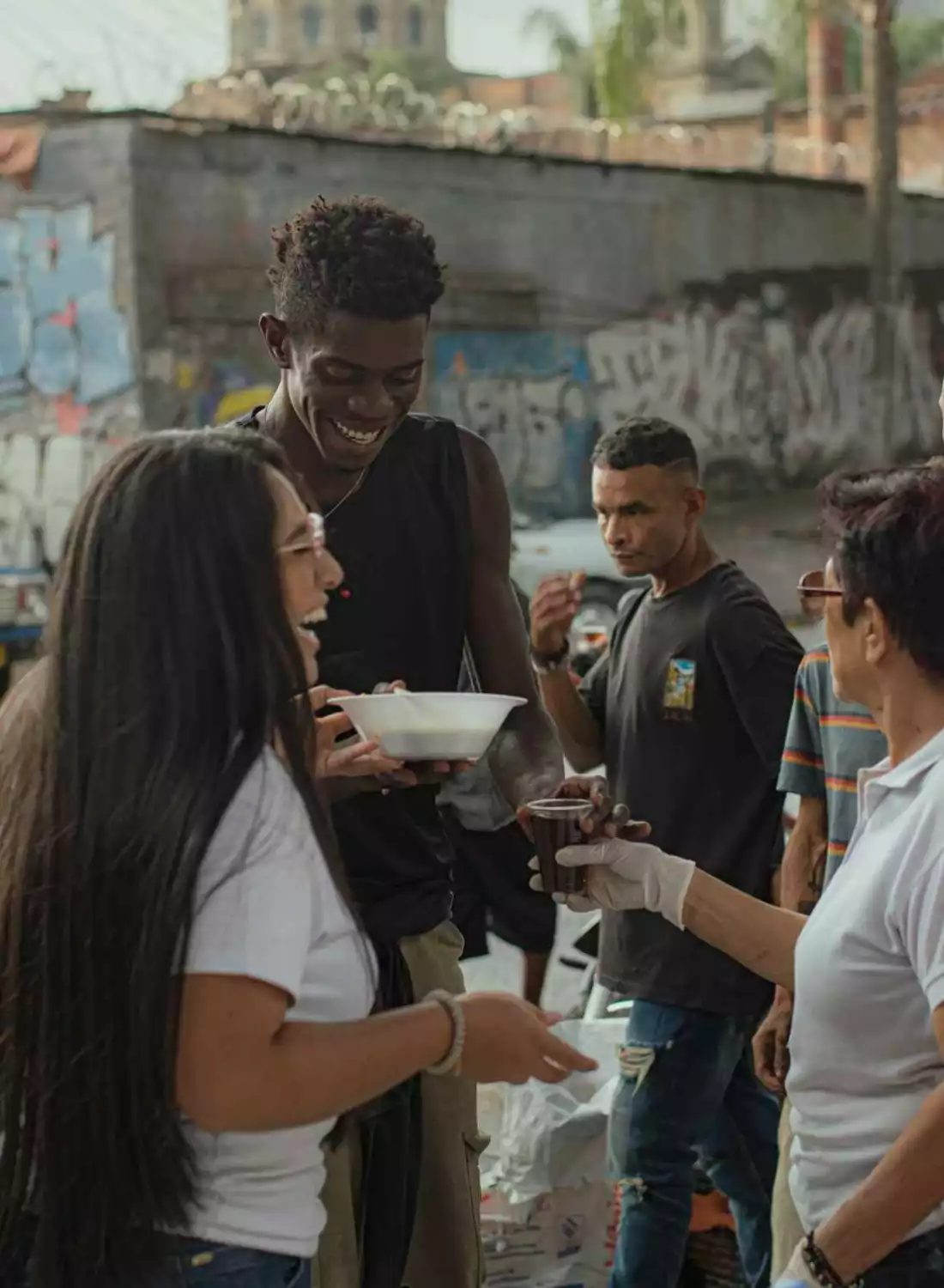 Gente de la Música: Llevando el Rave y el Techno al Bronx de Medellín, Dom 23 Jun