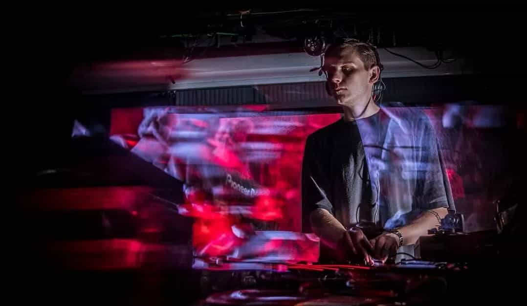 Perfil: Anthony Linell, escucha su última sesión y prende motores para éste Viernes en Terraza Club