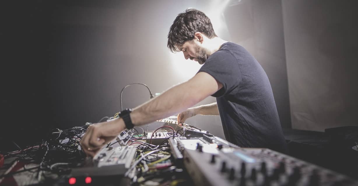 BENJAMIN DAMAGE, el arte de crear surrealismo en vivo #FDM221