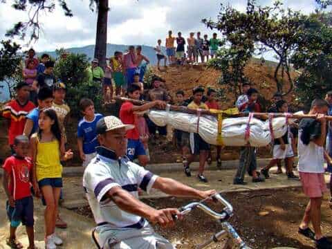Medellin: Una ciudad que progresa a la par del crimen organizado.