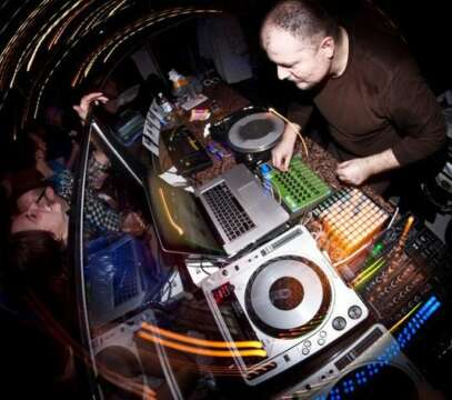 Brendon Moeller – Chart March 2011 Top 10