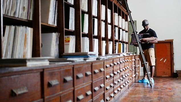 Tributo a Frankie Knuckles su coleccion de Vinilos a un “MUSEO”