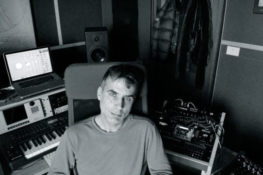 DINO SABATINI colabora en el EP OMNIFORM II con una producción cristalina.