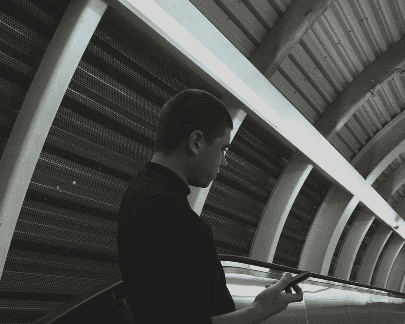 Premiere: Escucha ‘Archeologists’ de ELÍAS GARCÍA en TNR MEDIA