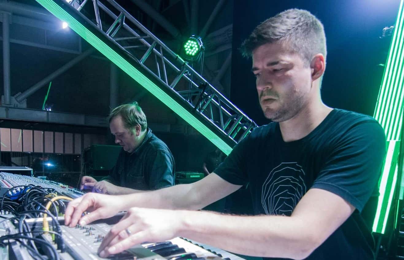 EXTRAWELT construye una galaxia musical en Automatik Akrobatik EP