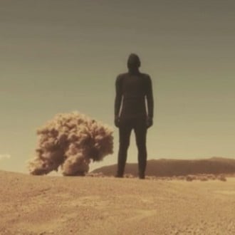 Disfruta del surrealista vídeo de "Phantasm" corte de Flying lotus...