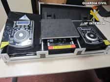 Se hace pasar por DJ para introducir 13 kilos de cocaína en una mesa de mezcla