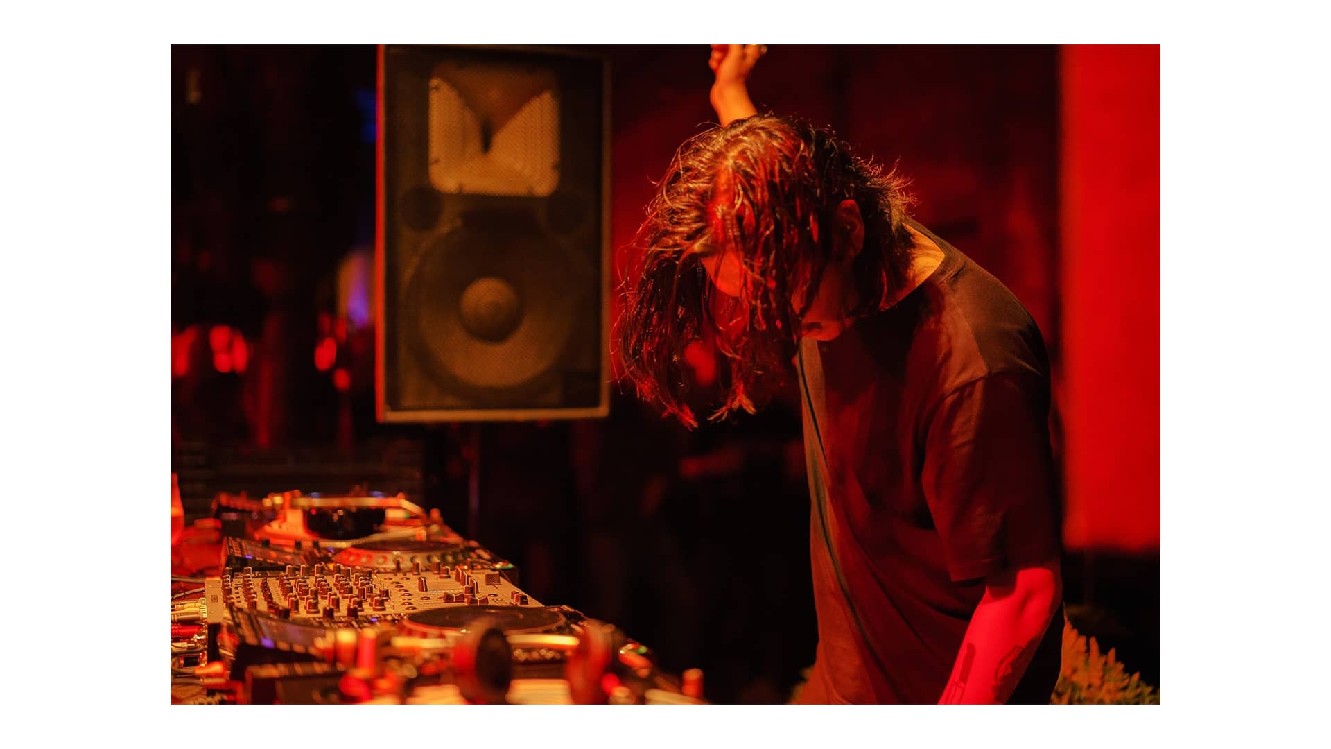 HARDGROOVE VOL.1 presenta a HADONE en Medellín