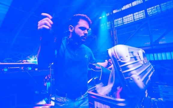 Hector Oaks: Un Kaos en las tornamesas para hallar la libertad en septiembre