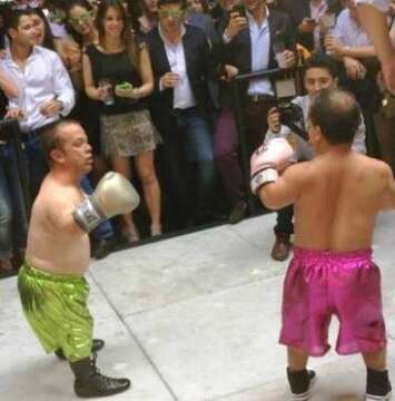 Indignación genera show de enanos en bar de Bogotá