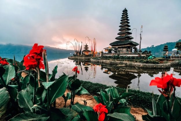 Indonesia y Colombia firman acuerdo de exención de visa para impulsar el turismo después de la pandemia