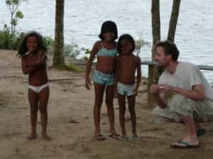 Juguetes y Carencias (Toys and Needs)