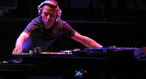Jeff Mills technificará a Debussy.