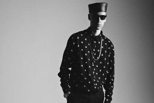 Jimmy Edgar – La gente está cortando con la mierda de sus Vidas