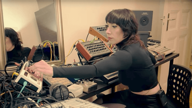 Lady Starlight, Jeroen Search, Lewis Fautzi y otros celebran los 100 releases de Figure