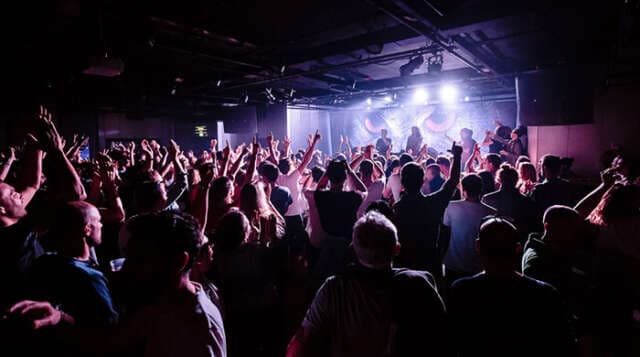 Club francés Le Sucre demanda a jóvenes que sufrieron una sobredosis en su local