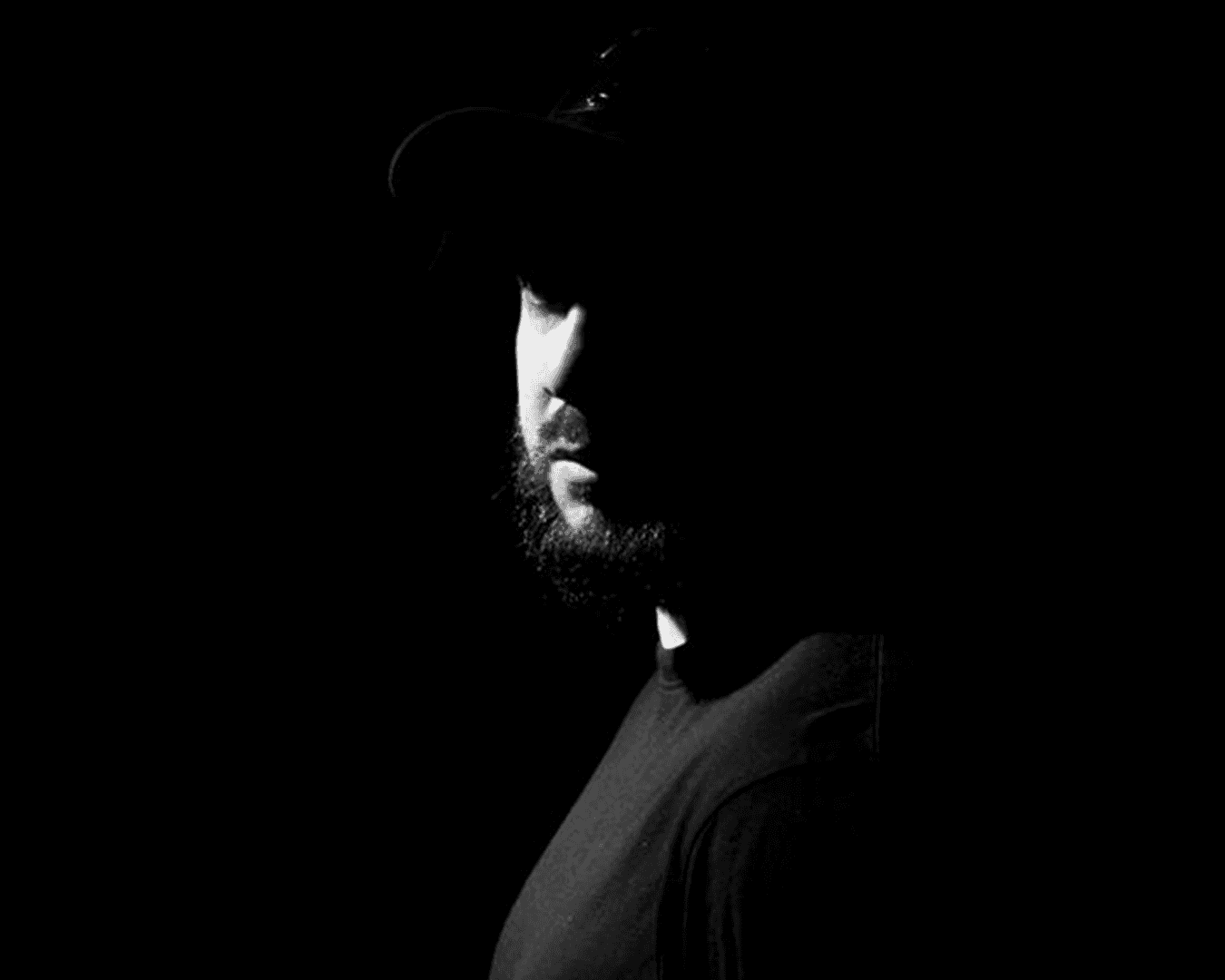 ‘WE ARE ROBOTS’ lo nuevo de LEO J en REFLUXED RECORDS