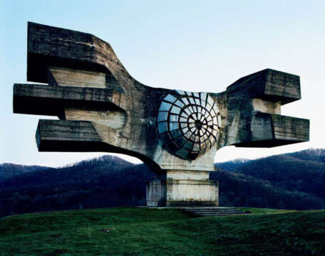 Spomeniks: Los increíbles monumentos de la 2da Guerra mundial que tienes que ver! By Jan Kempenaers