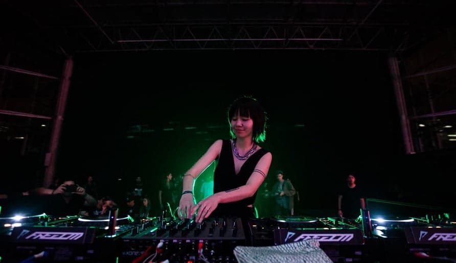 Momento POLYGONIA: feeling selvático en Danza Nativa 012 ¡Listos para el cierre del año!