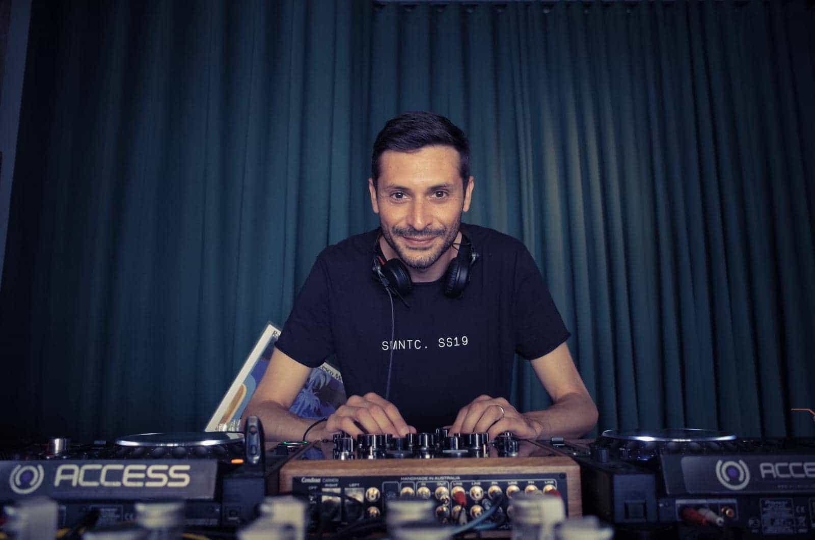 CLAUDIO PRC nos pone a surfear sobre vibraciones flotantes en HÖR