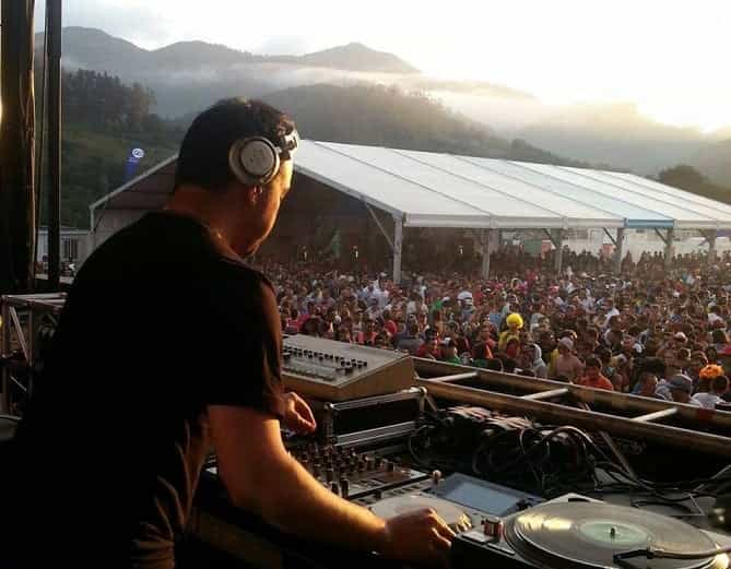 En exclusiva para FREEDOM AdAstra: RITZI LEE con bomba Techno en podcast # 107