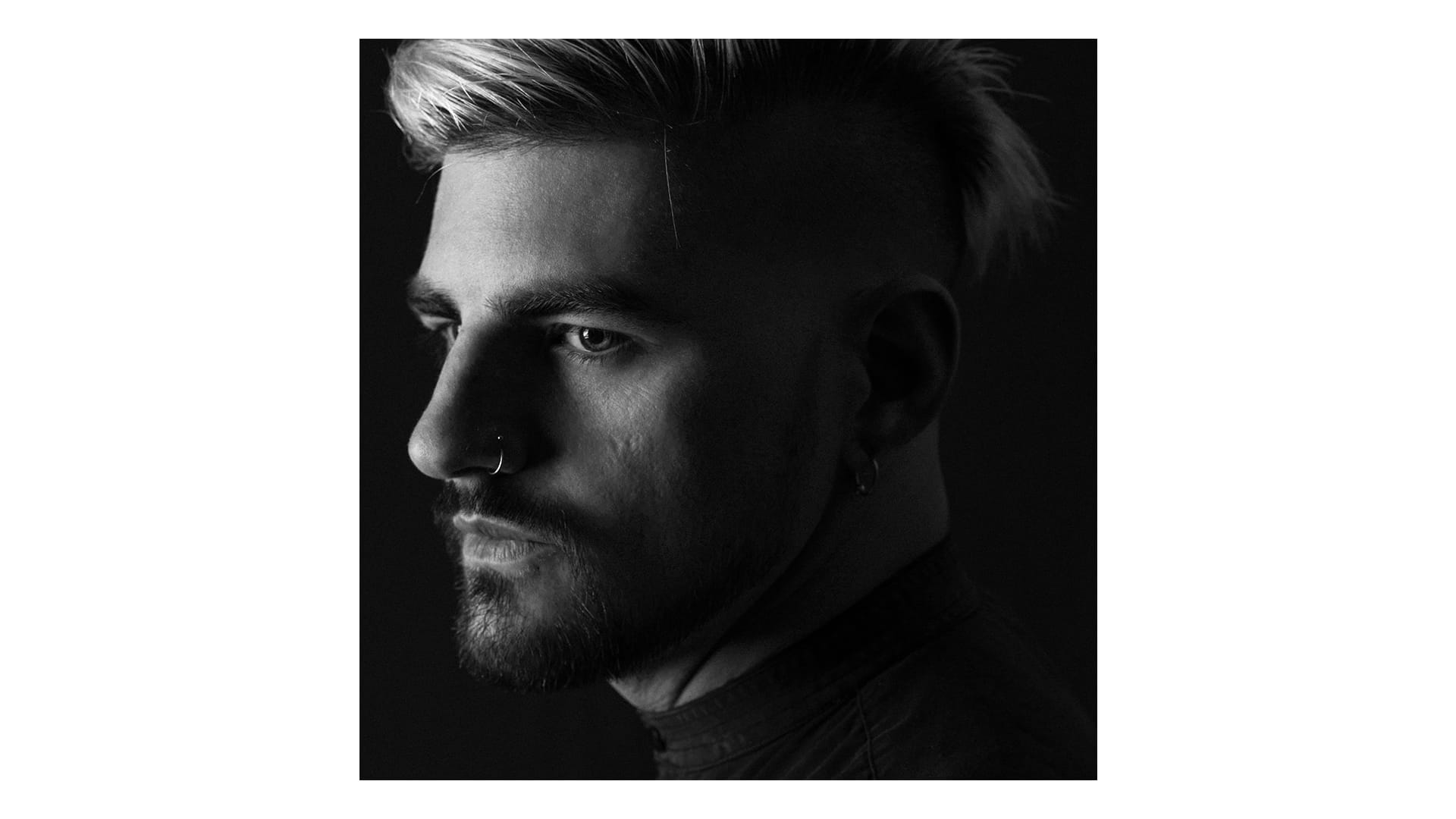 Premiere: Escucha 'No Forgiveness' de RUSS en Default Series