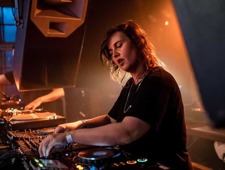 Clase glamurosa con SANDRIEN, ya casi para el FREEDOM la música analítica en estado más puro