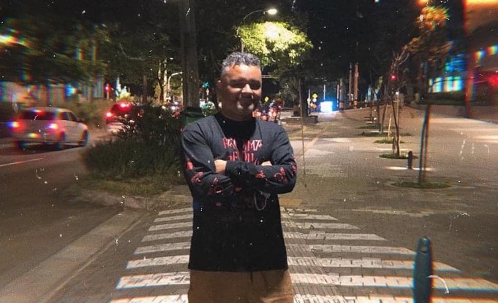 Nuevo Mix de SANTIAGO SALAZAR incluye tracks de Archaic Revival, Jeff Mills y más