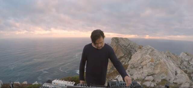 Listen: Oscar Mulero presenta su Live Experimental: "Monochrome"