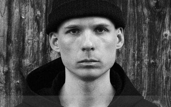 Escucha ‘Drenched’ la trilogía musical de SSTROM