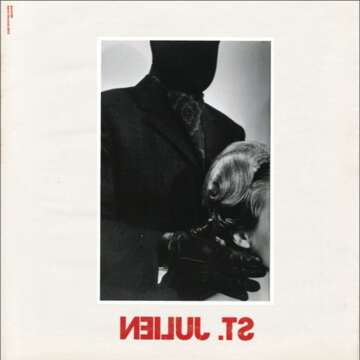 FunkinEven se viste de negro terciopelo y se presenta como: St. Julien…