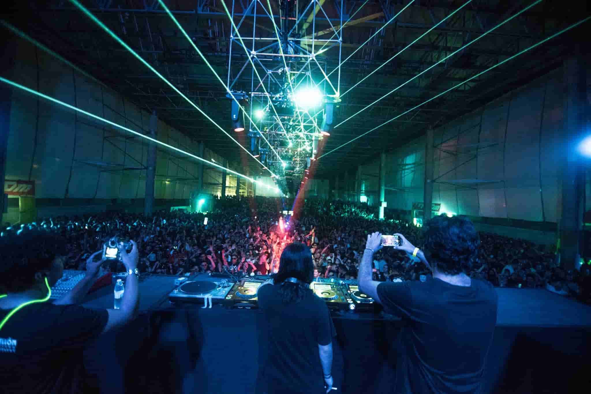 TAKAAKI ITOH mezcla sonidos benéficos en tiempos difíciles para Connwax Selected