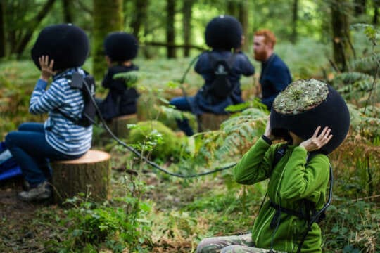 FUTUROS ARTIFICIALES: Con éstos cascos de VR podrás ver y oír como un zorro, un ave o un venado!