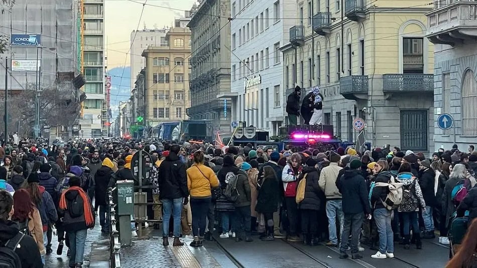 Italianos protestan contra las nuevas leyes 'anti-rave'