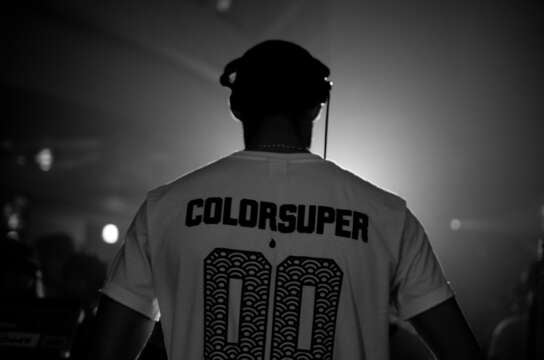 Visionist presenta el videoclip de su nuevo single: “Snakes”...