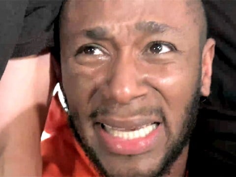 Mos Def escenifica el sufrimiento de los presos de Guantánamo en huelga de hambre...