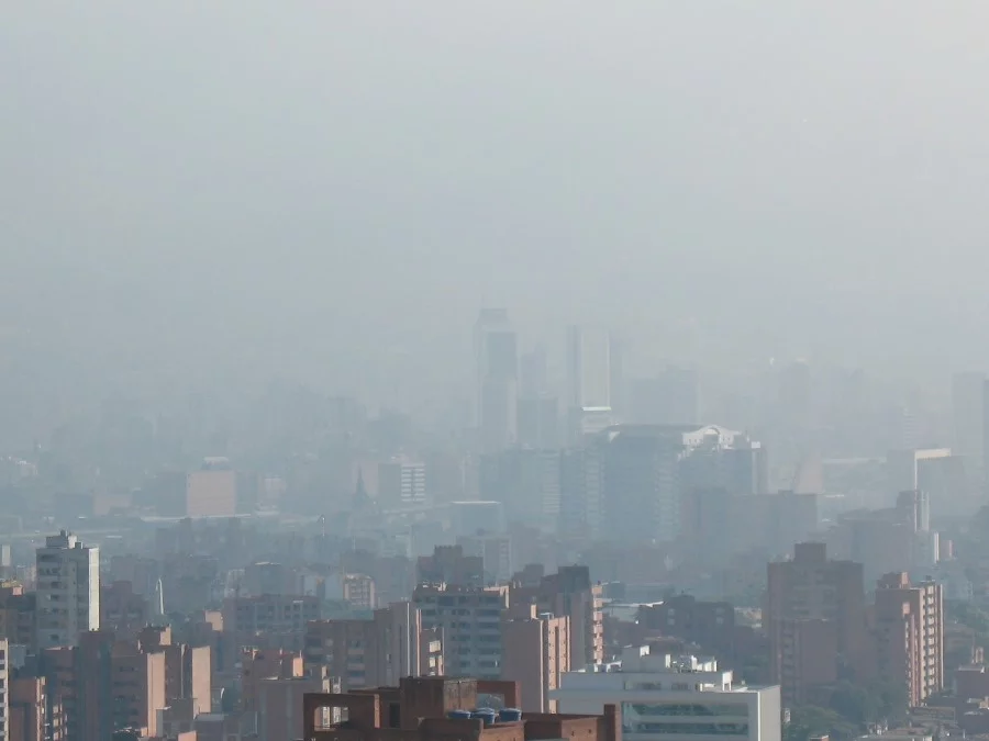 ALERTA ROJA se mantiene en Medellín por toxicidad en el AIRE #PROTOCOLOYA