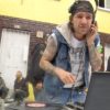 El DJ que cambió las rumbas para llevar la música a los habitantes de calle en Bogotá