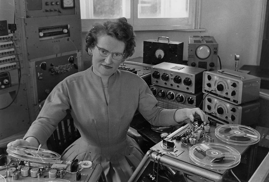 Pioneras: 7 mujeres esenciales para el Desarrollo de la Música Electrónica