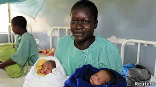 Nacen mellizos en Kenia con los nombres de Obama y Romney
