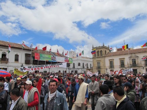 Concentración de campesinos, estudiantes, profesores y trabajadores en la Plaza de Bolívar de Tunja, el pasado 24 de agosto. Foto Winston Porras.