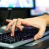 Proyecto de ley podría llevar a la cárcel a “trolls” de Internet en el estado de Arizona