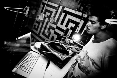 Mp3:Seth Troxler , Live at Welcome To The Future (06-08-2011)
