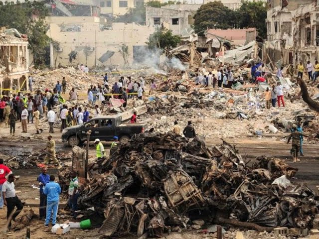 Porqué no todos estamos con Somalia? 300 muertos por explosión doble y 500 heridos en atentado
