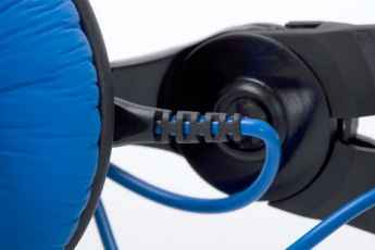 Adidas Originals presenta audifonos premium para DJ by Sennheiser.