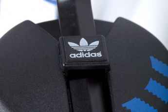 Adidas Originals presenta audifonos premium para DJ by Sennheiser.