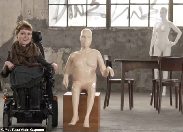 Video: Porqué quién es perfecto? hacen maniquís de personas discapacitadas
