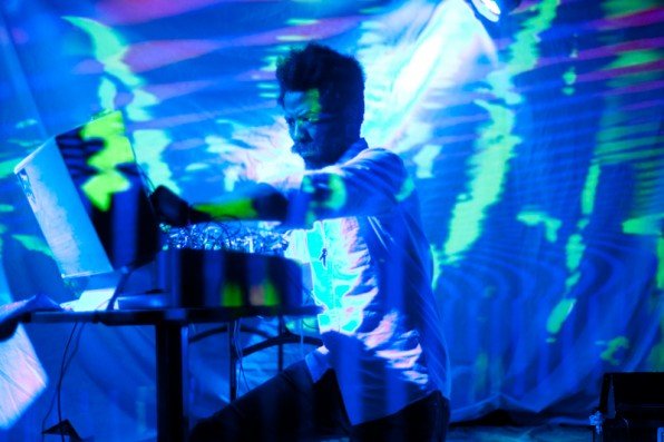 Robert Aiki Aubrey Lowe y el nuevo sintetizador ideado por Make Noise…