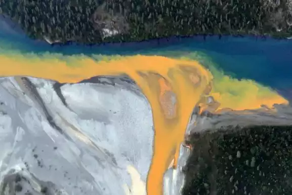 Los ríos de Alaska se están volviendo ácidos como el vinagre a medida que el metal tóxico se escapa del permafrost derretido