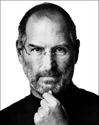Apple: Steve Jobs es ahora presidente, renunció a su cargo de Director